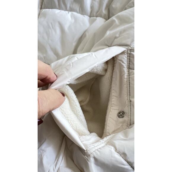 Old Navy Vest Womens XXL White Zip Puffer Snap Pockets School outdoors layer - Picture 8 of 10